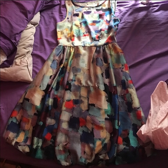 Beautiful dress - Picture 2 of 5